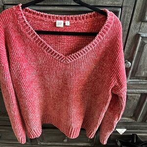 GAP Women's V-Neck Sweater in red